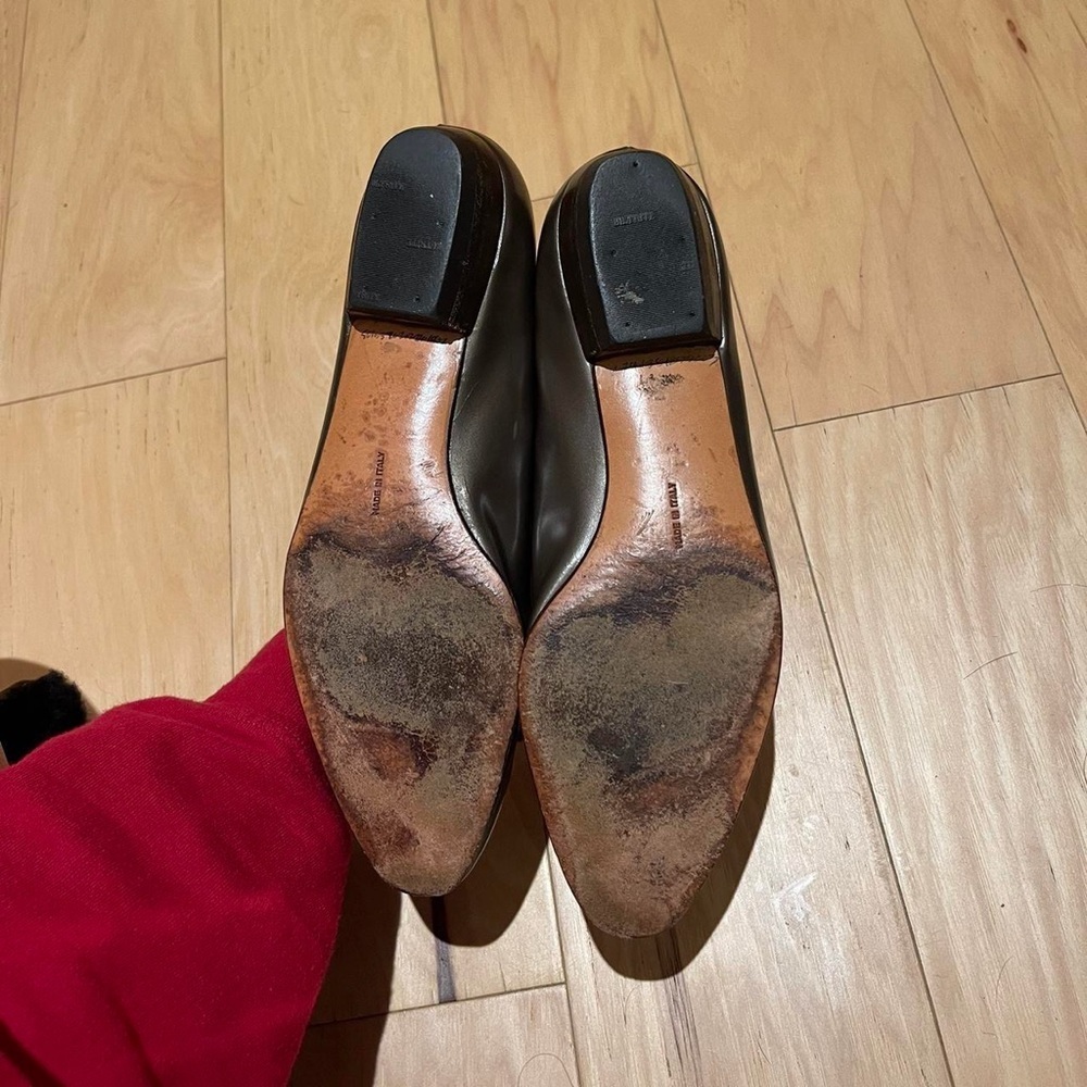 Salvatore Ferragamo Metallic Gold Flats - Picture 8 of 8